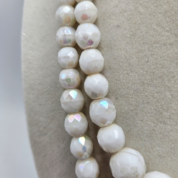 VINTAGE White Sparkle Faceted Glass Bead Double Strand Necklace Box Clasp - Picture 3 of 6